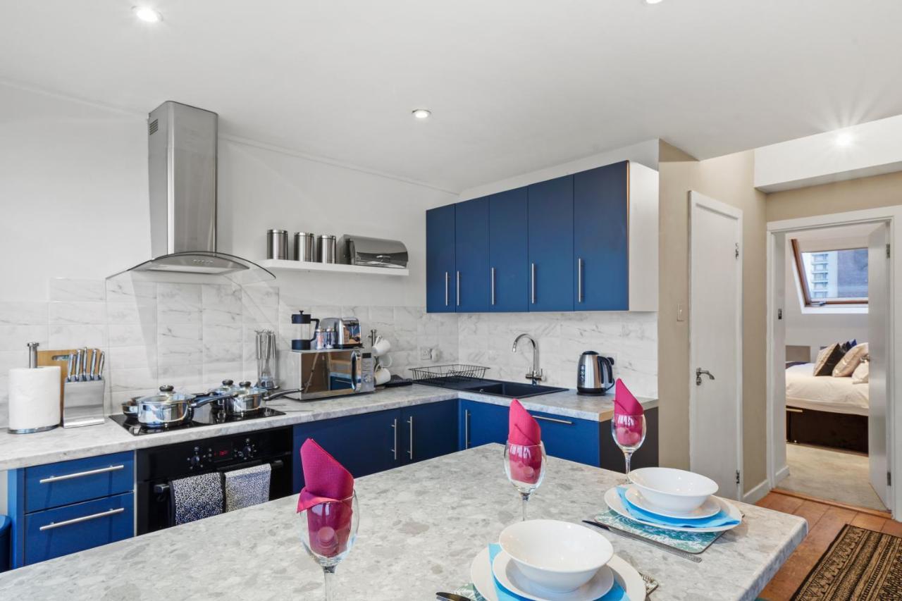 Stunning Flat In Fulham - Great Views!- Sleeps 6