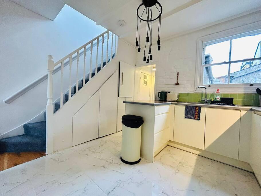Elegant House In Stratford Apartamento