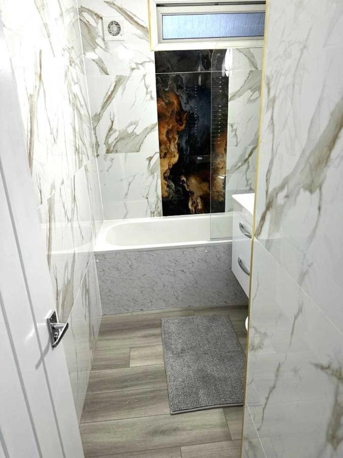 Apartamento Stylish At Carlton Grove *