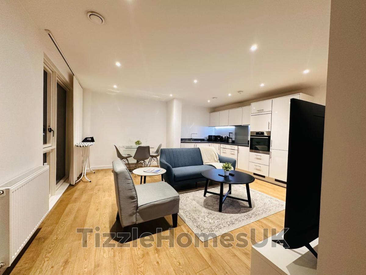 Tizzlehomesuk * London