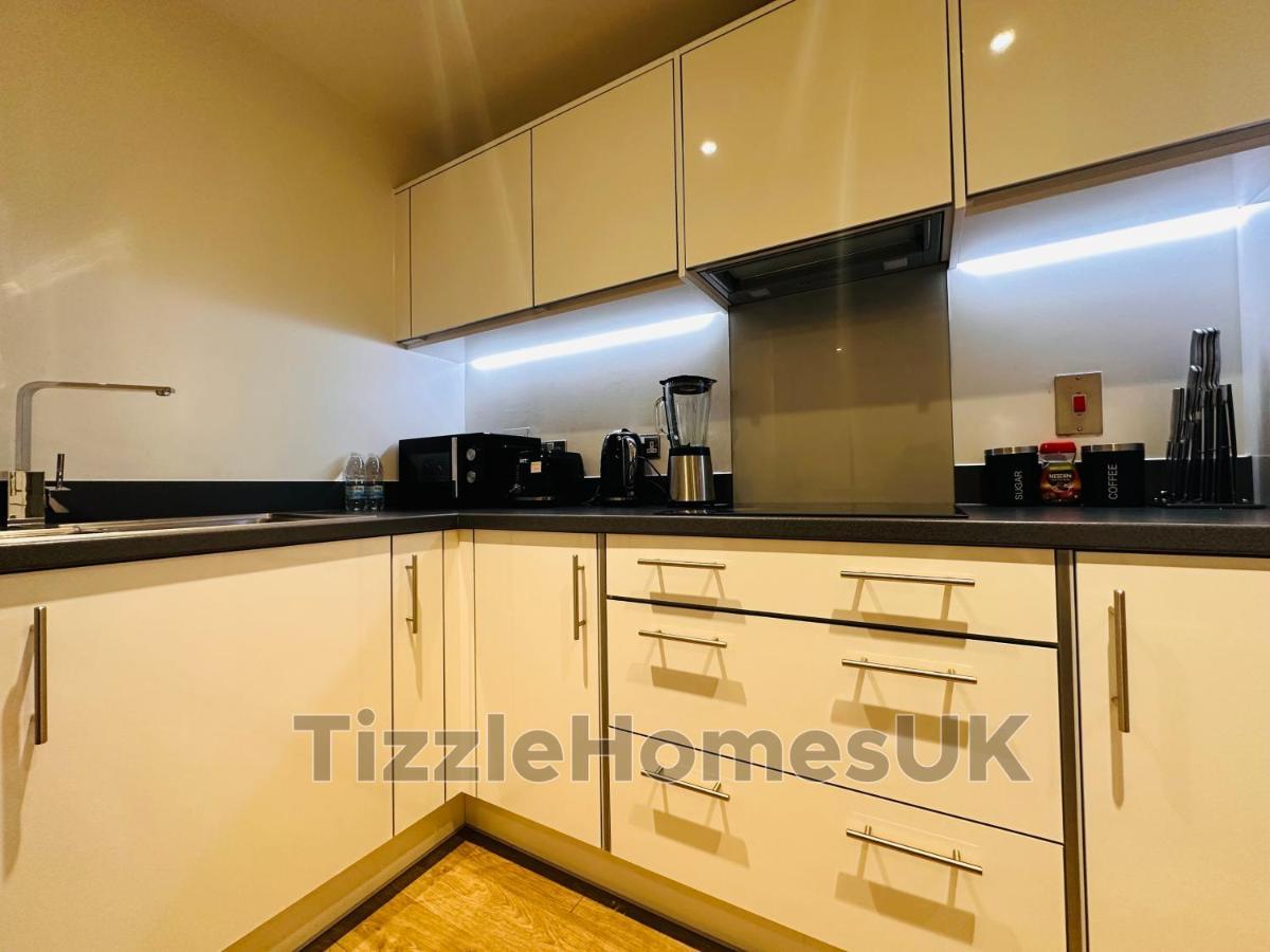 Tizzlehomesuk Apartment
