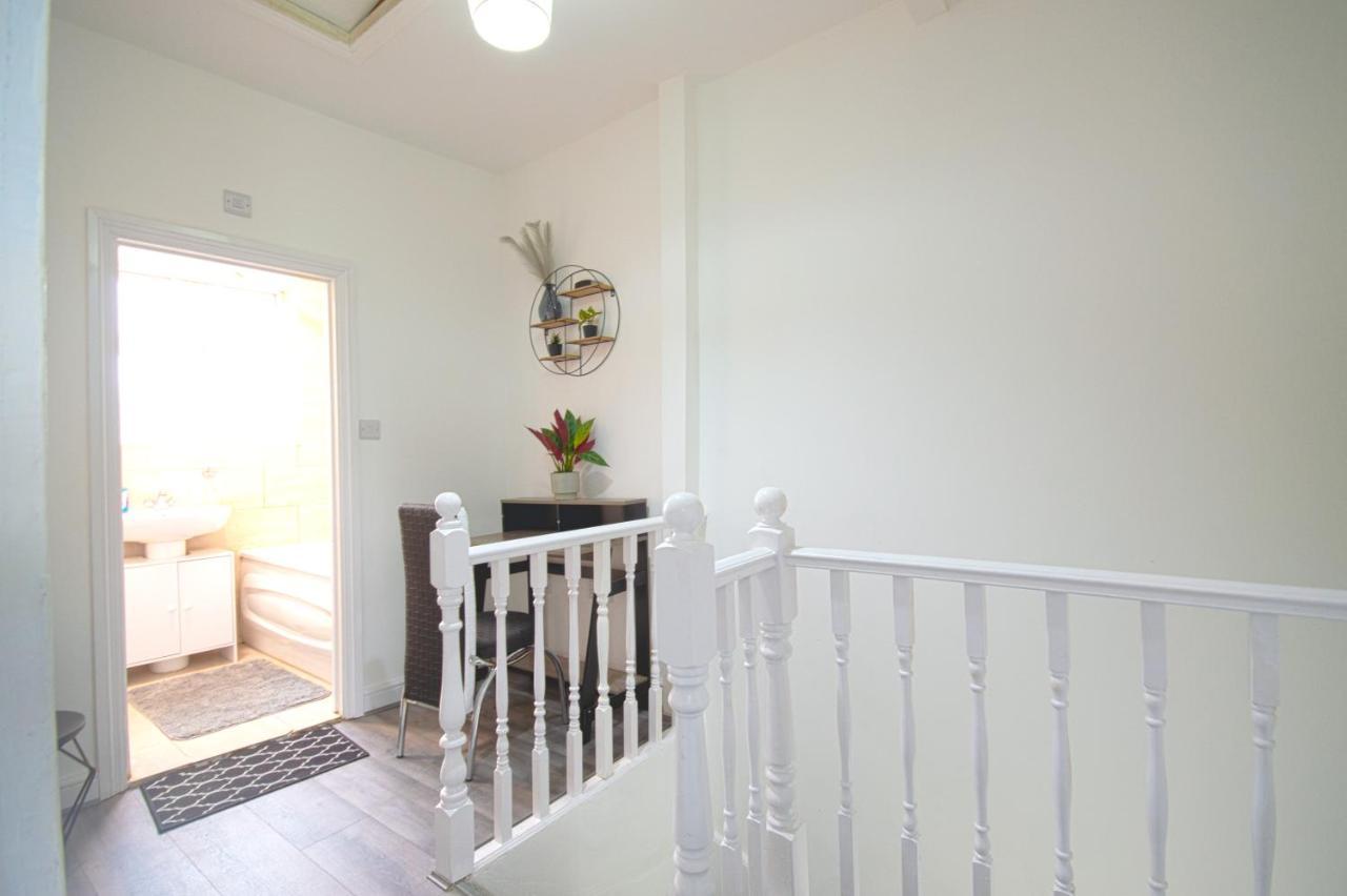 Cosy Family W/wi-fi, Parking, Self Check-in London