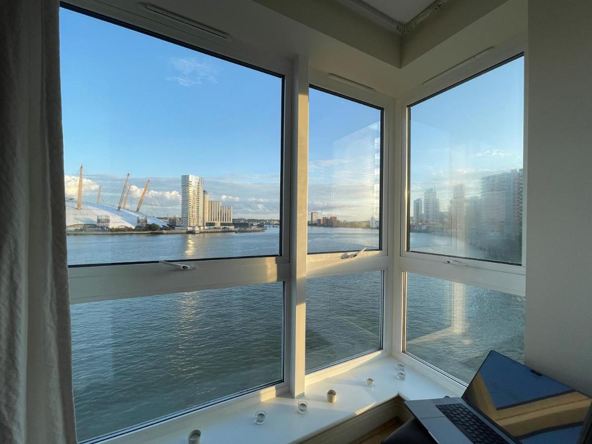 Very Large Ensuite With Wonderful View Over The River Thames In A Peaceful & Calm Residential Building - Shared Flat With 1 Host Privatunterkunft