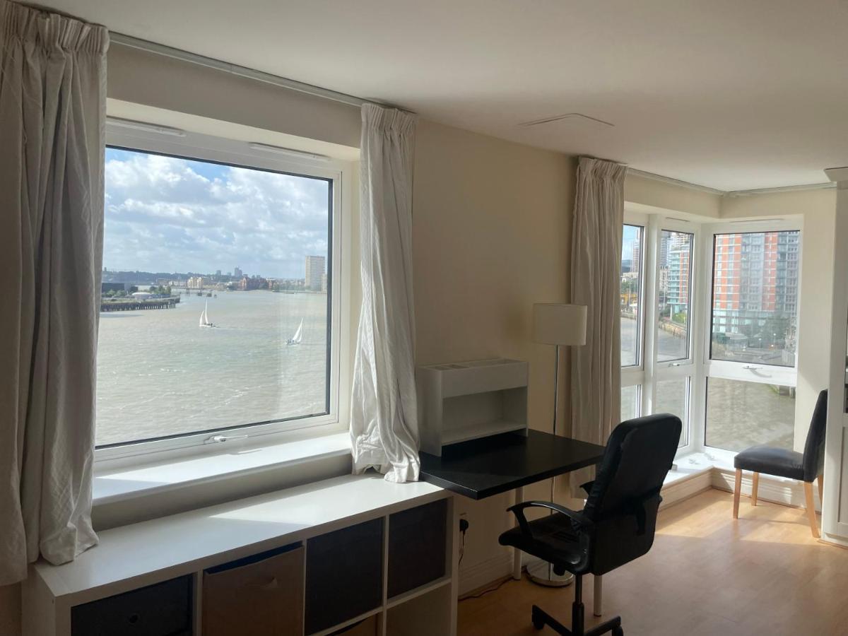 Privatunterkunft Very Large Ensuite With Wonderful View Over The River Thames In A Peaceful & Calm Residential Building - Shared Flat With 1 Host London