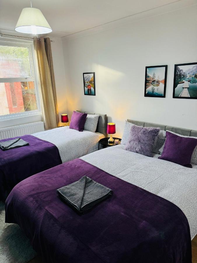 2 Bedrooms House Near Central Londen