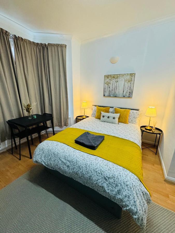 2 Bedrooms House Near Central *