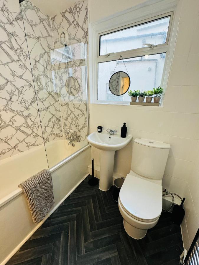 Vakantiehuis 2 Bedrooms House Near Central