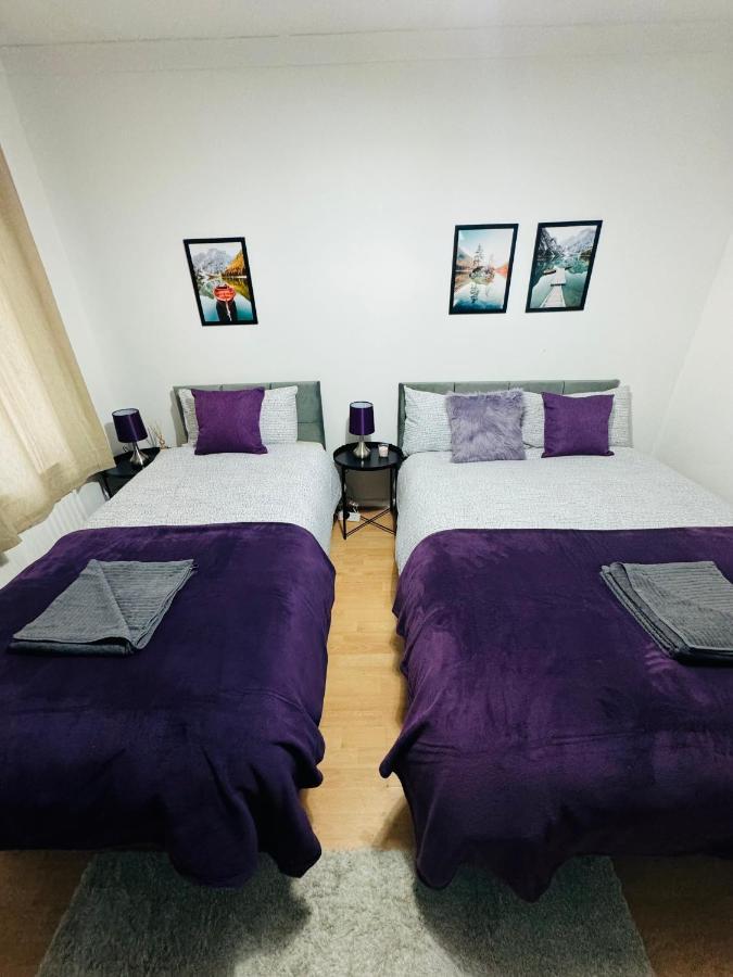 2 Bedrooms House Near Central * Londen