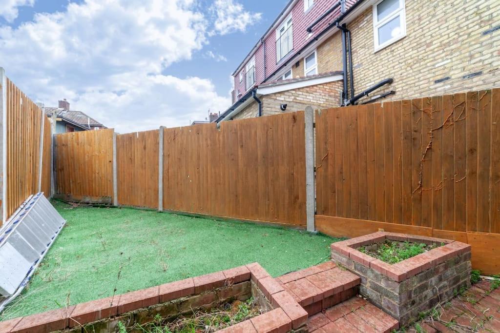 Lovely 2 Bedroom House In Greenwich Сasa de vacaciones Londres
