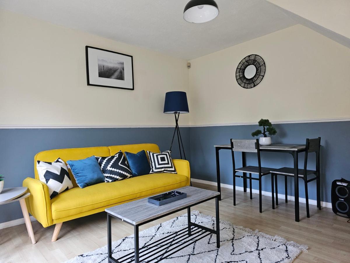 Apartment In Beckton. Docklands. Airport.