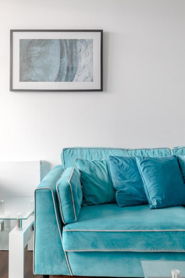 Chic 1bd Flat Wviews Of The Shard - South Quay! Apartment London