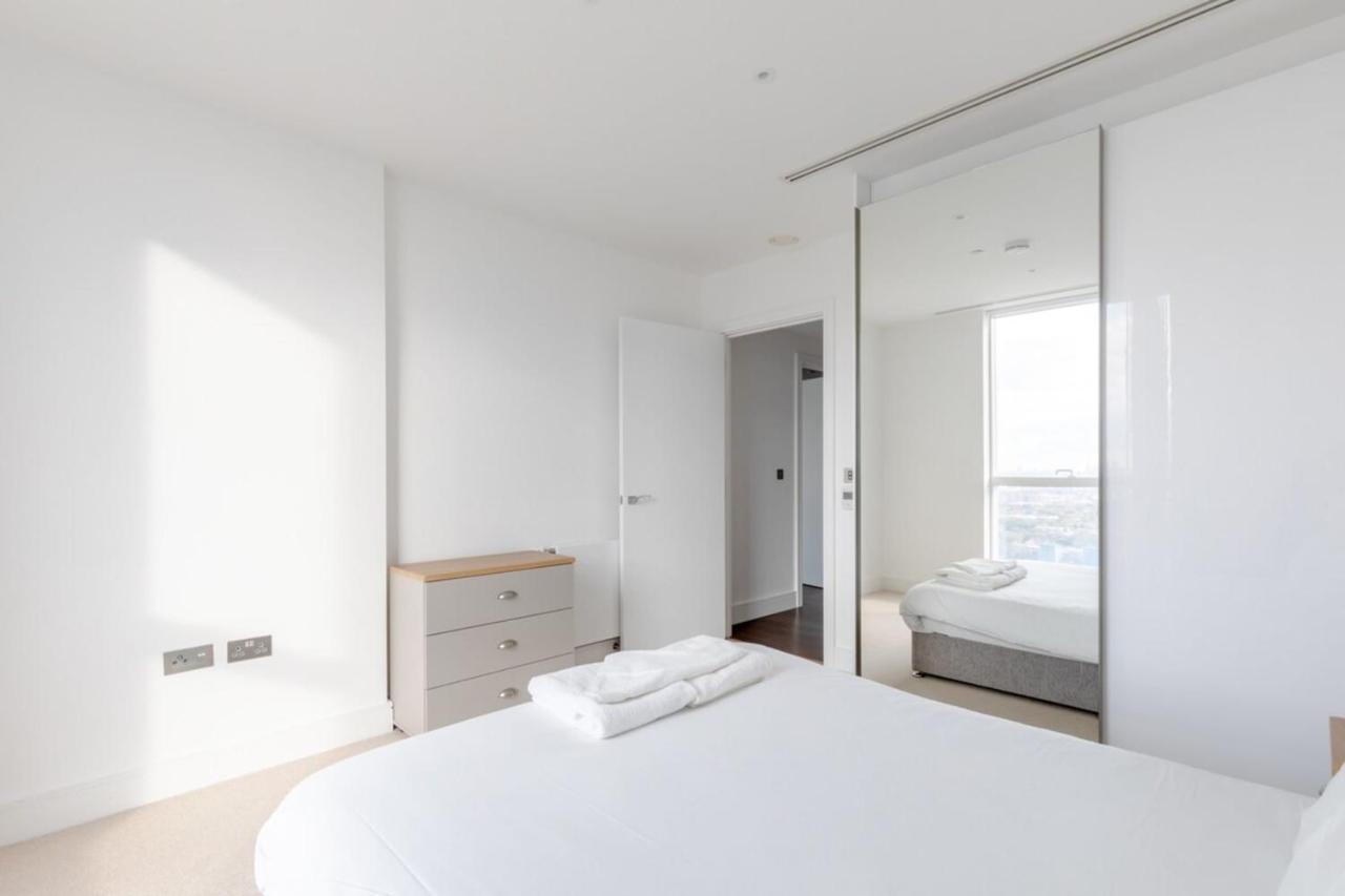 Chic 1bd Flat Wviews Of The Shard - South Quay! Apartment London
