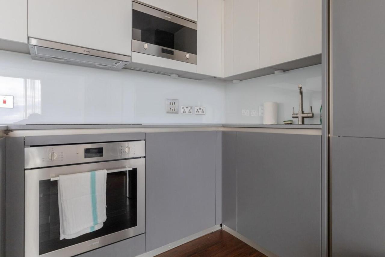 Chic 1bd Flat Wviews Of The Shard - South Quay!
