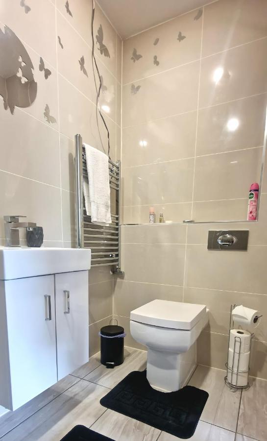 Chanel Ensuite Double Londen