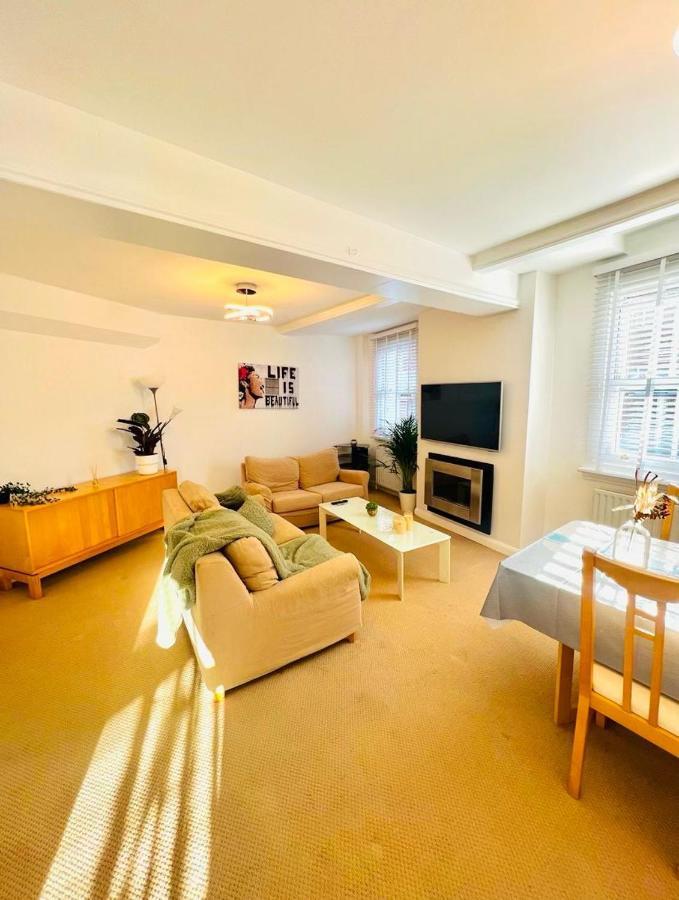 The Vista Apartment *