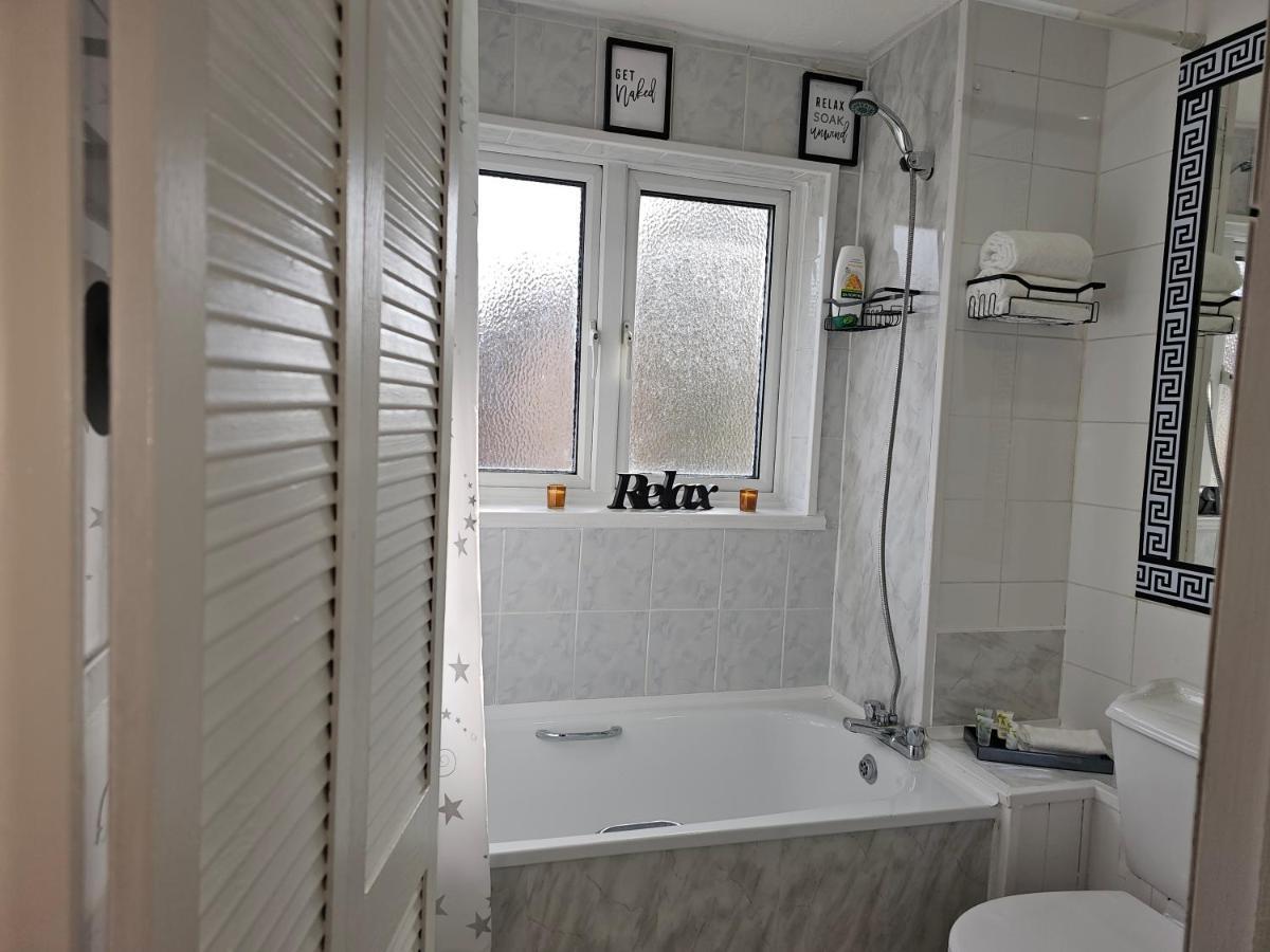 In Beckton. Docklands. Airport. Apartment