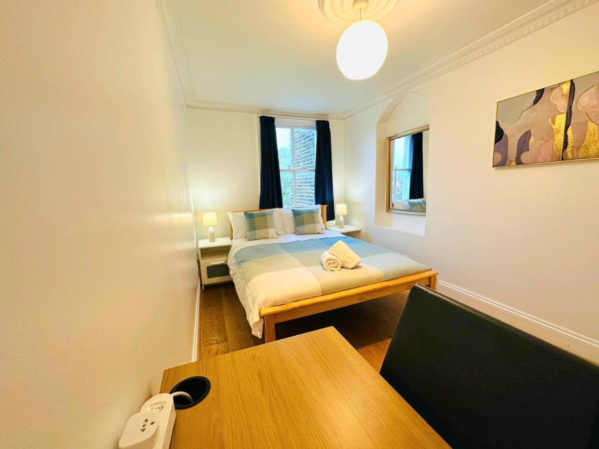 Cosy In Kensington - Great Location! 3 Minutes Walk To Earl's Court Station *