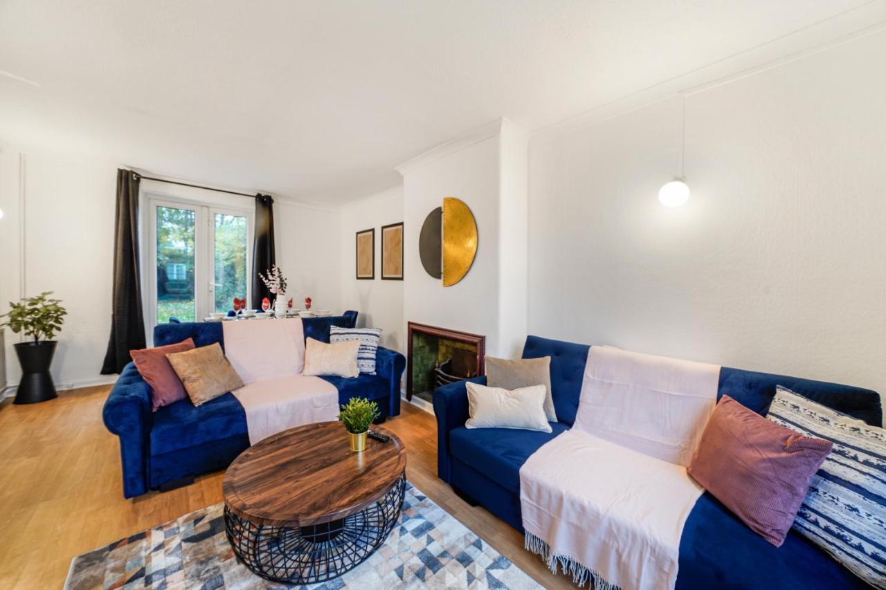 Boutique Shepherds Bush Abode- Garden- Sleeps 12 Londen