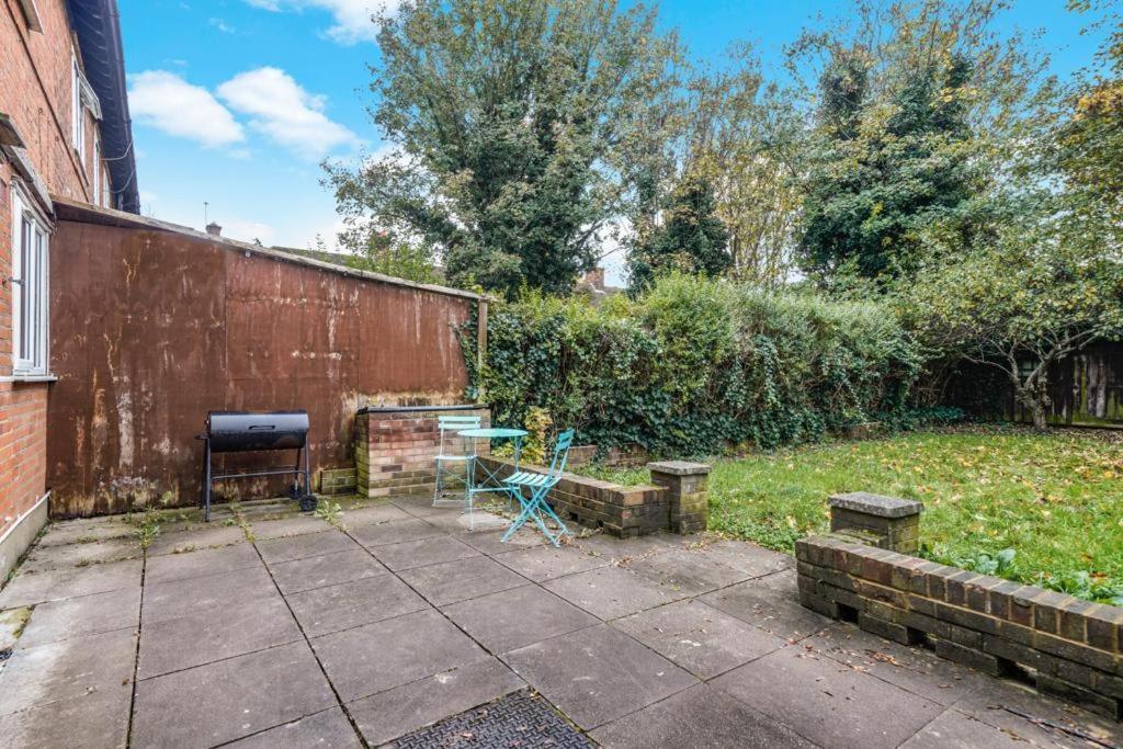 Boutique Shepherds Bush Abode- Garden- Sleeps 12 * Londen