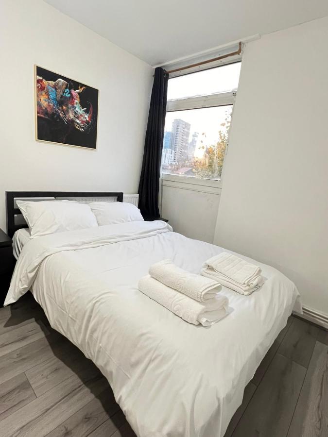 Entire 3 Bedroom Luxury In With Private Balcony