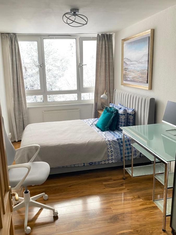 Apartment Entire Flat, Comfortable 2 Double Bedrooms