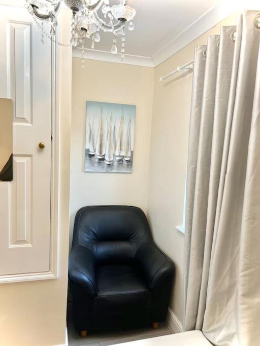 Cosy 2 Bedroom Detached House In Londen