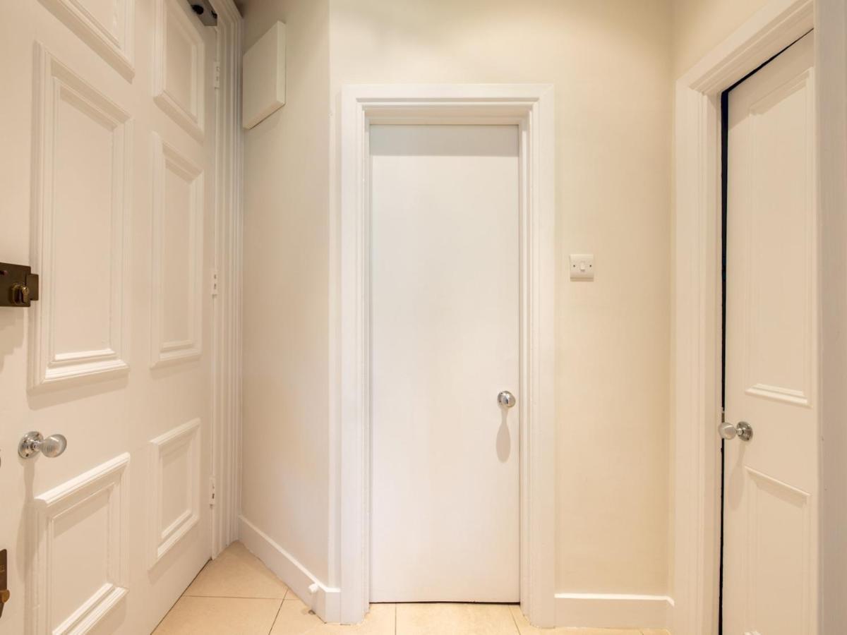 Pass The Keys Gorgeous With Access To A Private Garden Appartement Londen