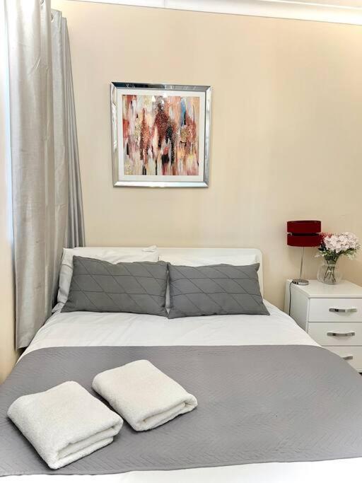 Apartamento Cosy 2 Bedroom Detached House In *