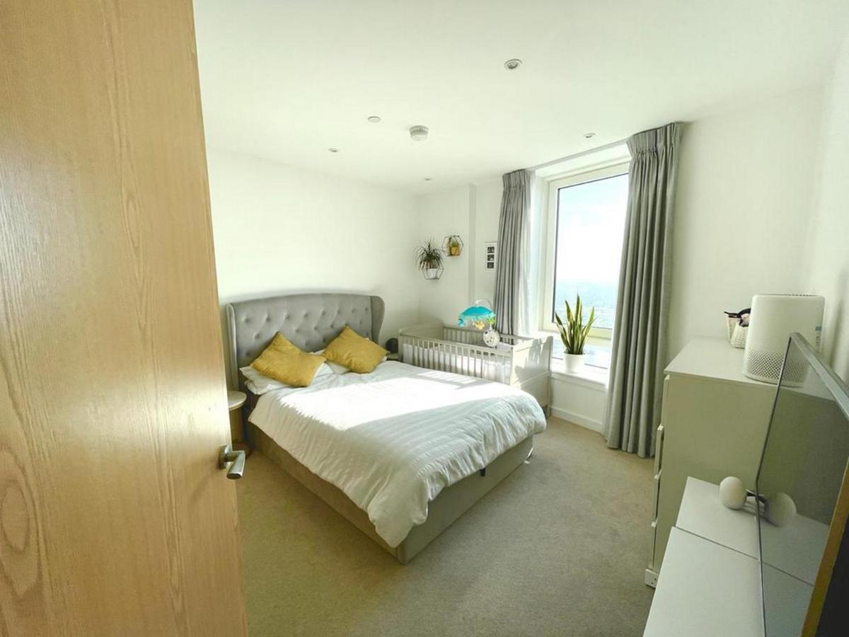 Apartment Stylish 1-bedroom With Stunning Views London