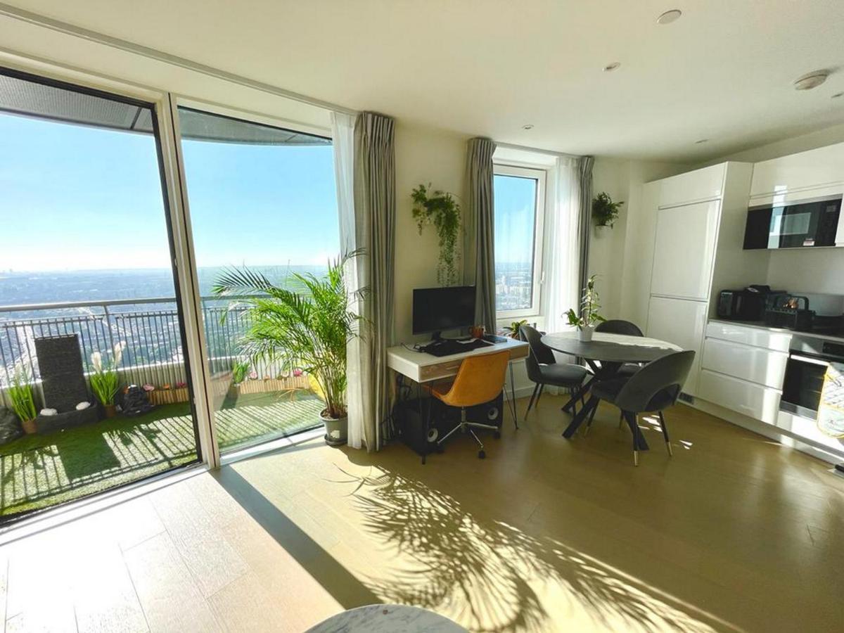 Apartment Stylish 1-bedroom With Stunning Views