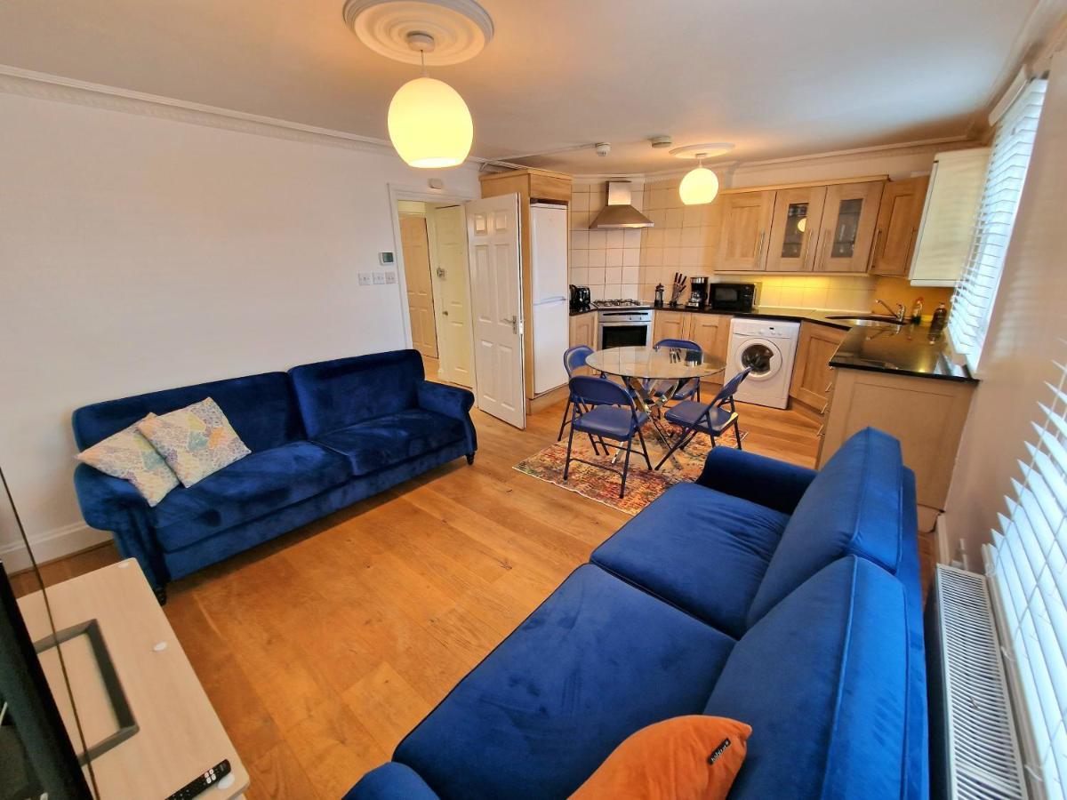 Cosy In Kensington - Great Location! 3 Minutes Walk To Earl's Court Station Appartement Londen