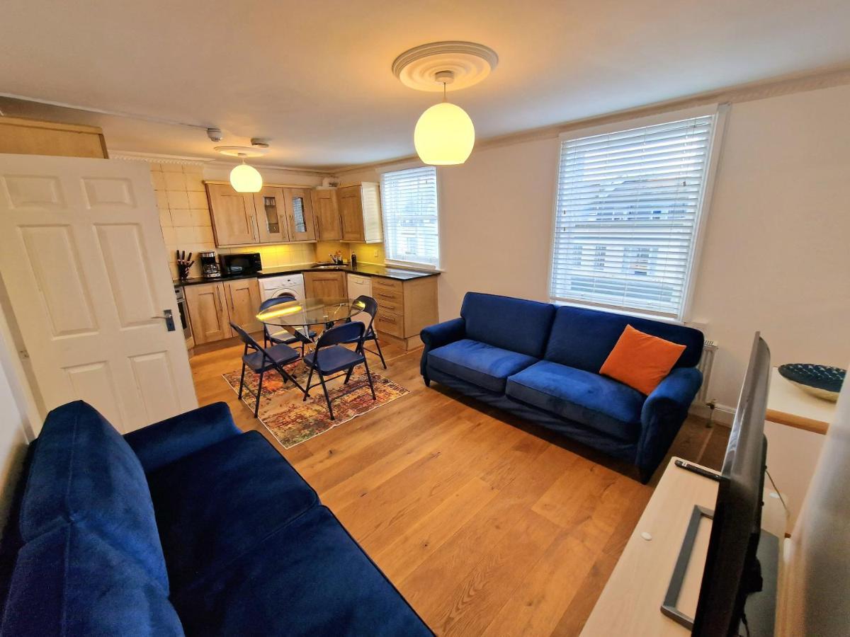 Cosy In Kensington - Great Location! 3 Minutes Walk To Earl's Court Station