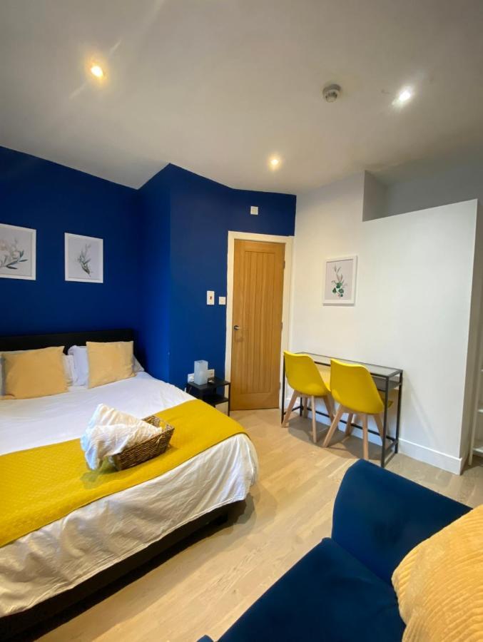 En-suite Near Stratford In A Guest house London