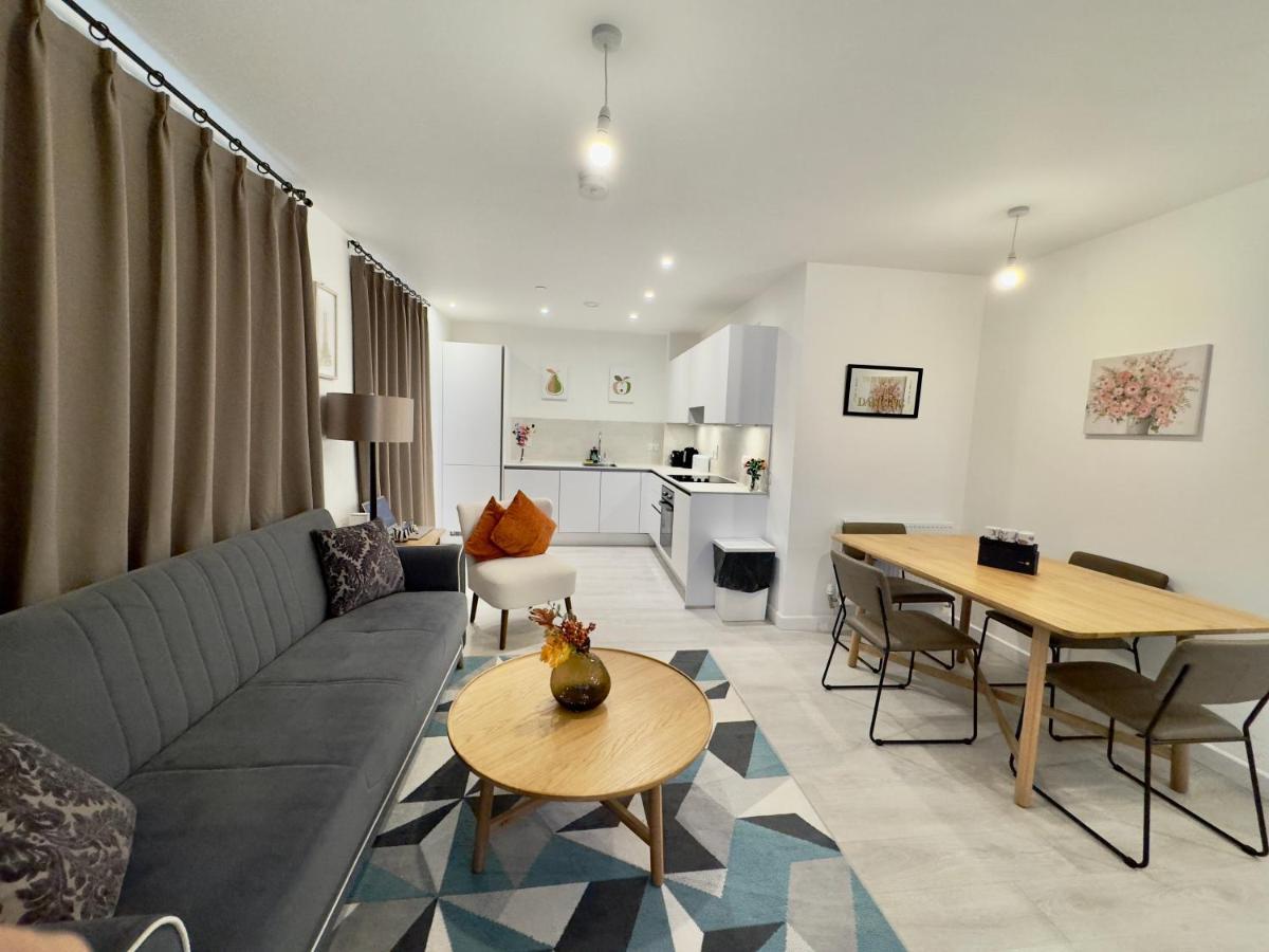 3bedroom, 2bathroom, Balcony,luxury Flat Westfield Appartement *