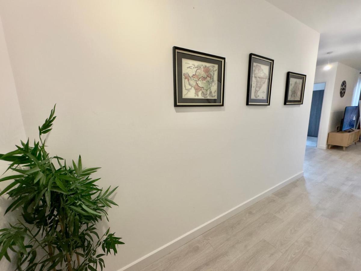 Appartement 3bedroom, 2bathroom, Balcony,luxury Flat Westfield *