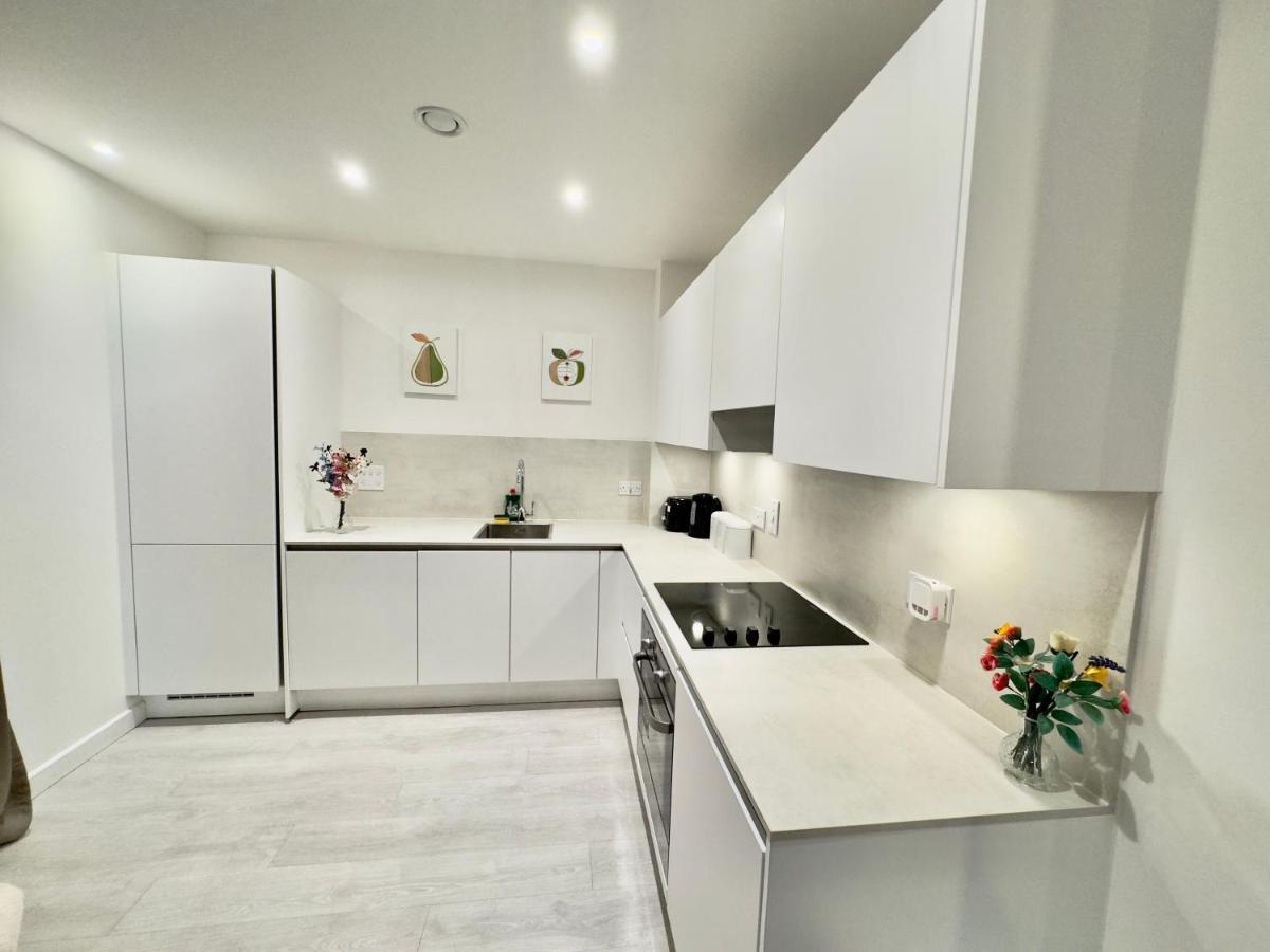 3bedroom, 2bathroom, Balcony,luxury Flat Westfield Appartement *