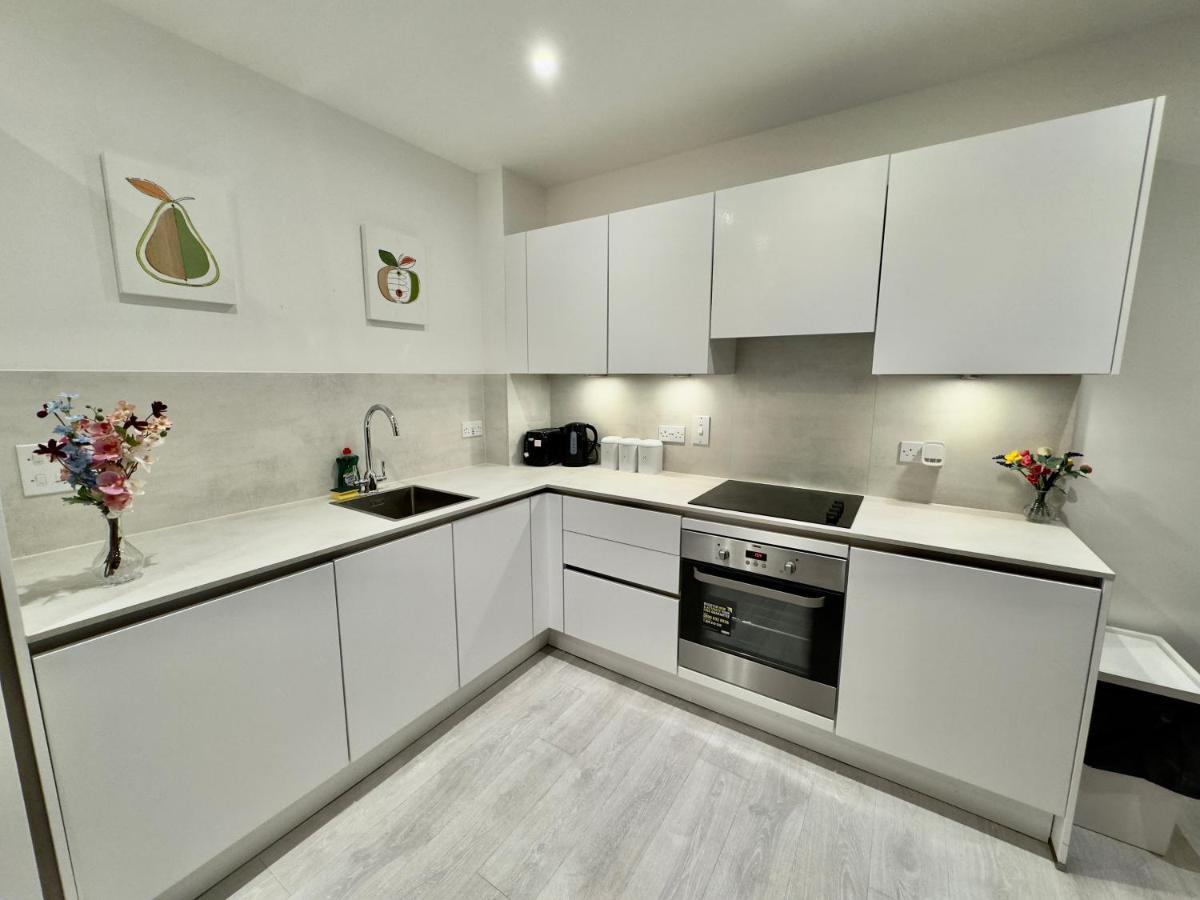 Appartement 3bedroom, 2bathroom, Balcony,luxury Flat Westfield *