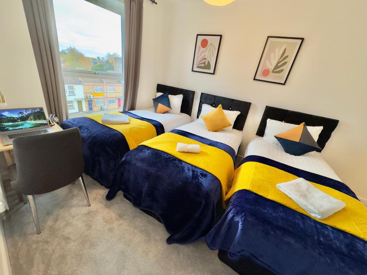 3bedroom, 2bathroom, Balcony,luxury Flat Westfield Appartement Londen