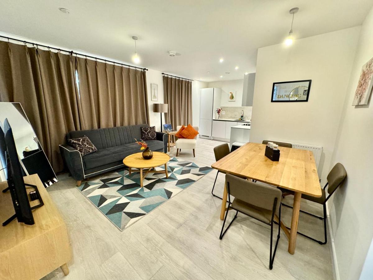 Appartement 3bedroom, 2bathroom, Balcony,luxury Flat Westfield Londen