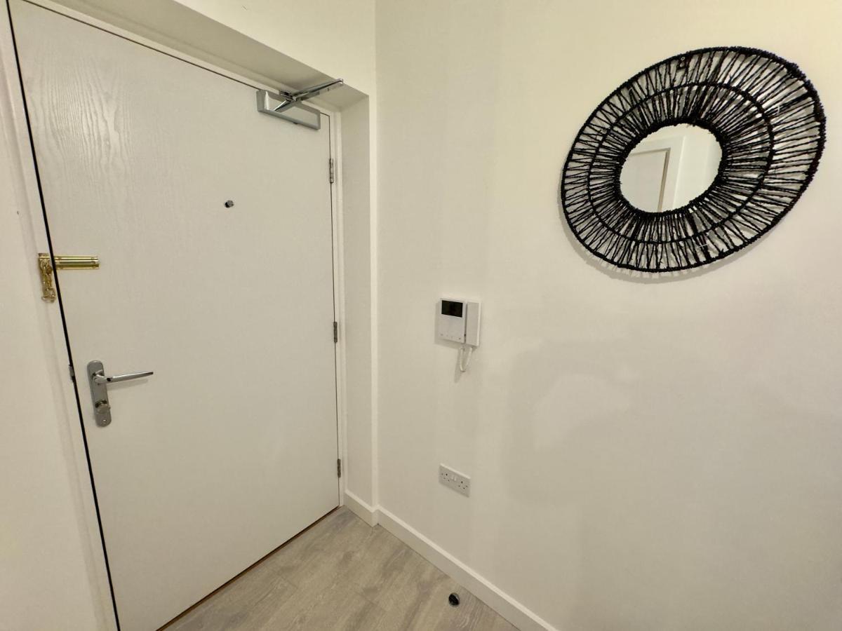 Appartement 3bedroom, 2bathroom, Balcony,luxury Flat Westfield *