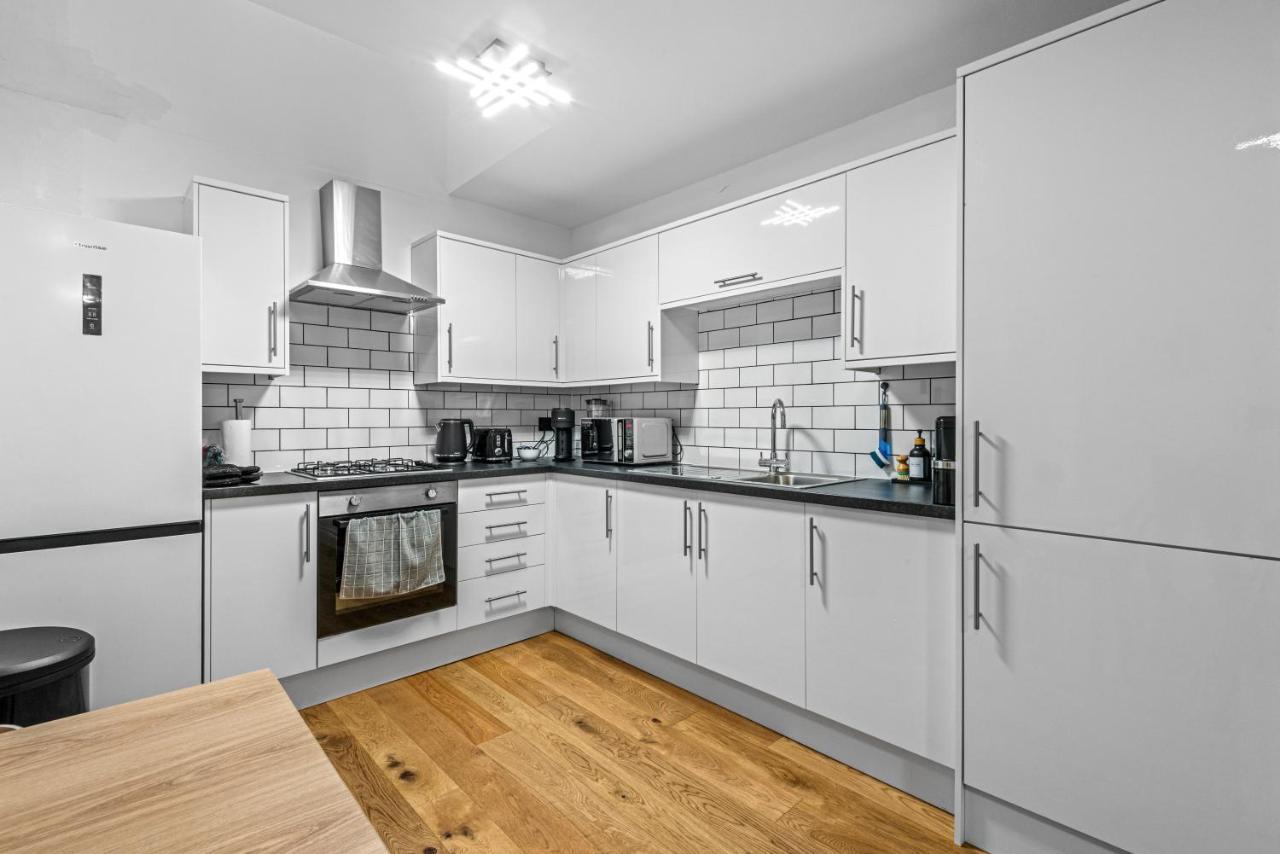Apartment Londwell, Chic Hyde Park Mews House *