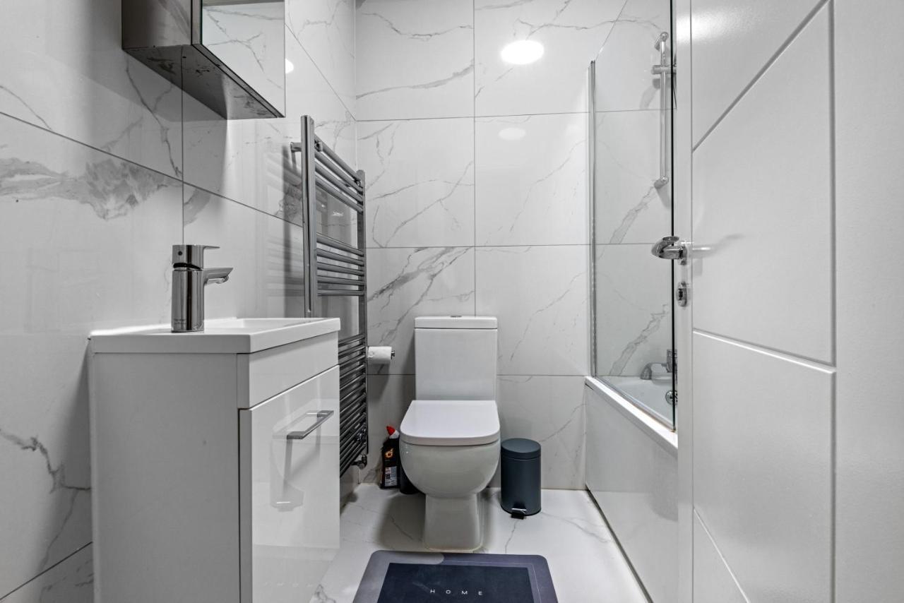 Londwell, Chic Hyde Park Mews House Apartment London