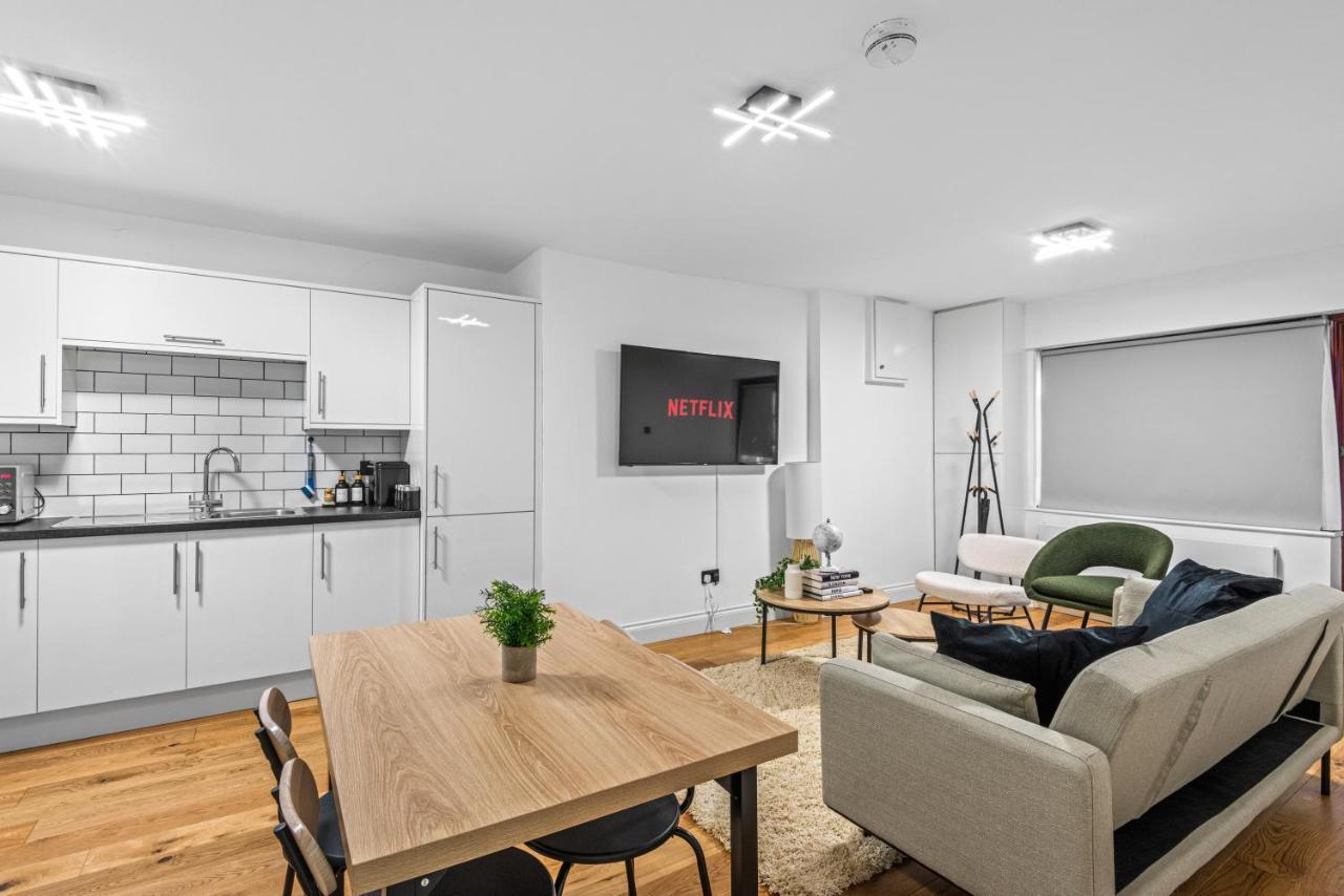 Londwell, Chic Hyde Park Mews House Apartment London