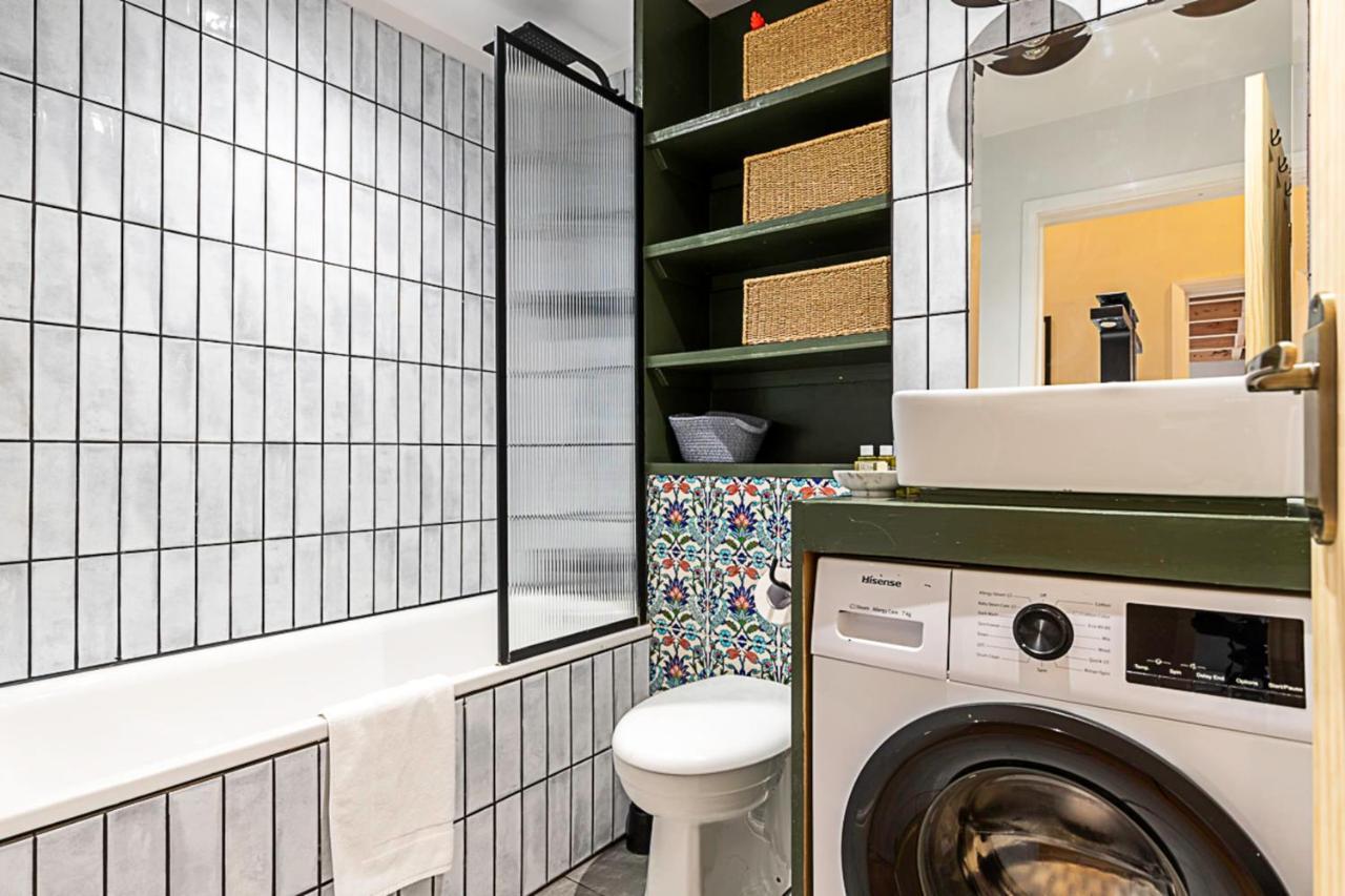 Beautiful Two Bedroom Abode Near Victoria Apartamento Londres