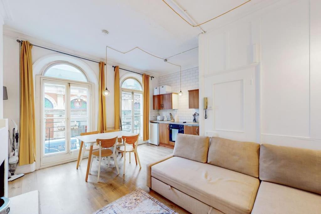 Holiday home Modern 2 Bed Maisonette In Farringdon Barbican London