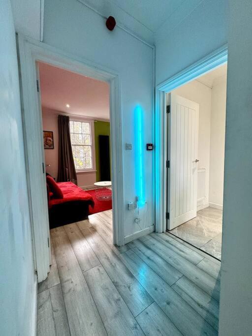 The Hidden Gem *2-bed Apt* * London
