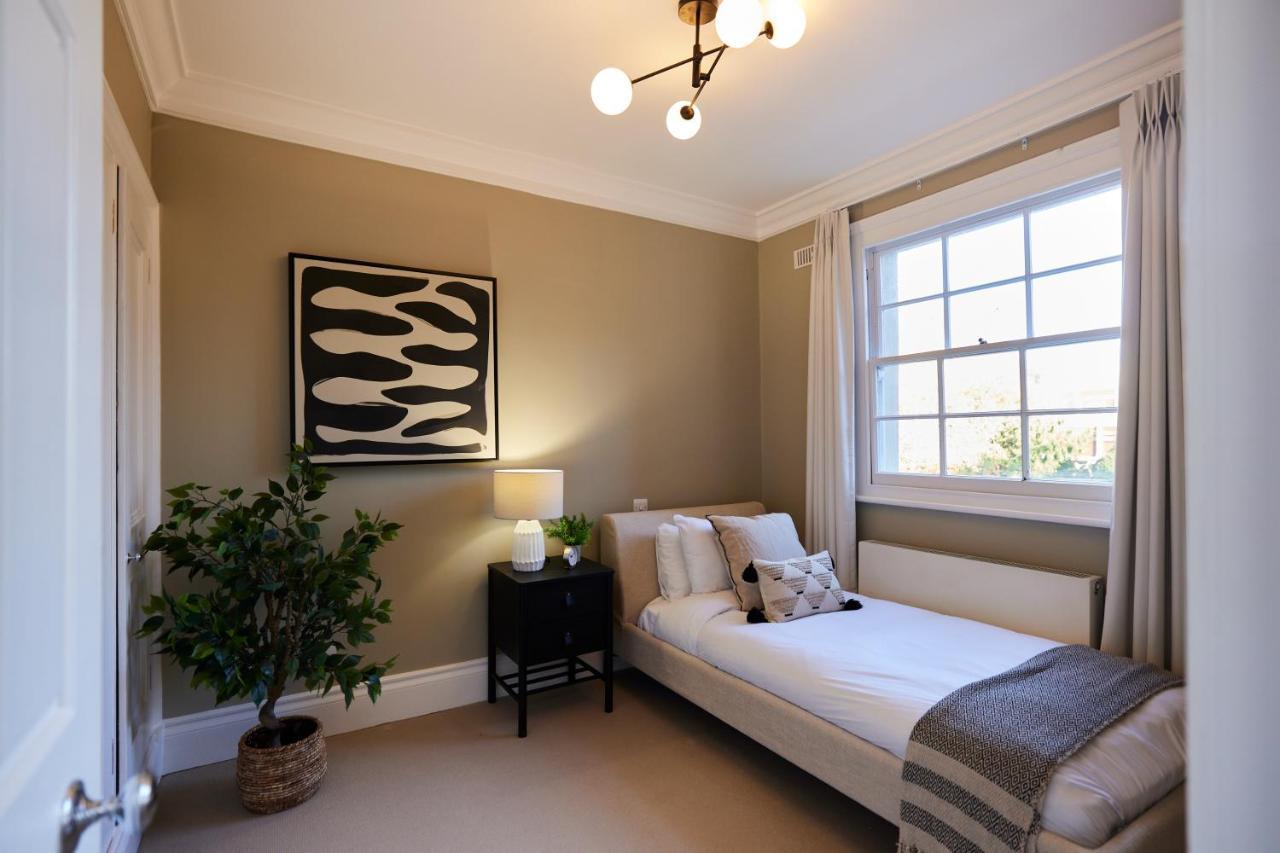 The Hyde Park Scenery - Elegant 4bdr House With Study