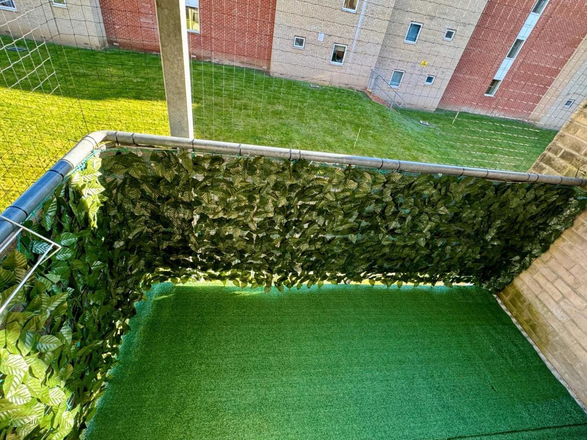 Live The Wembley Buzz! Stylish Flat Near Station & Amenities * London