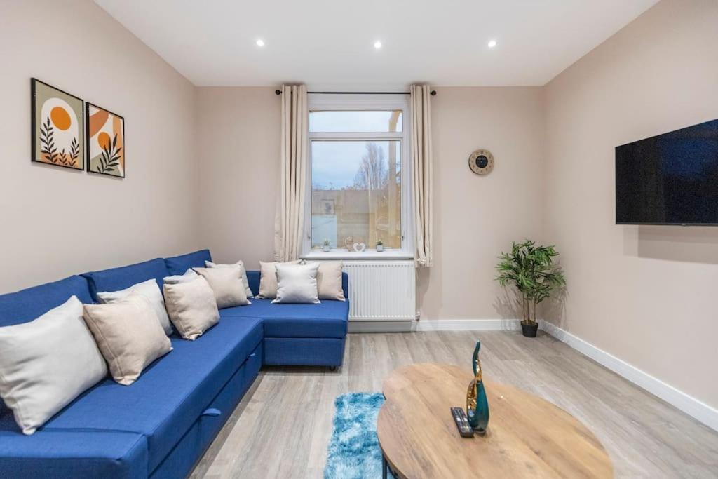 Apartment Convenient Spacious House Next Seven Sisters Station London