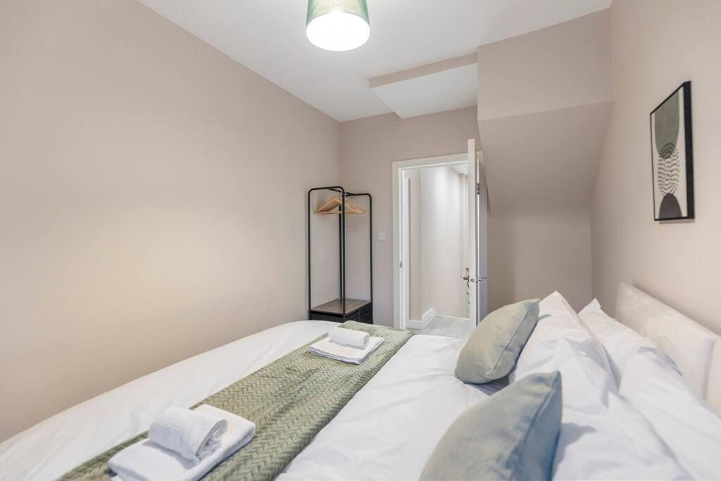 Apartment Convenient Spacious House Next Seven Sisters Station *